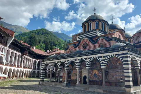 From Sofia: Rila Monastery & Melnik Day Trip with Transfers