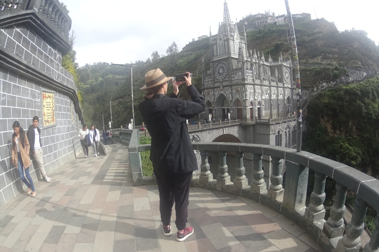Excursión de día completo al Santuario de Las Lajas