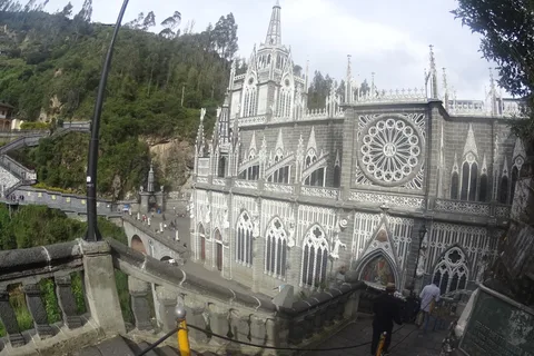 From Quito: Las Lajas Sanctuary Full-Day Tour & Hotel Pickup