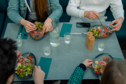 A Taste of Bergen Food Tour with Fløibanen Funicular