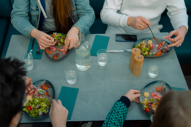A Taste of Bergen Food Tour with Fløibanen Funicular