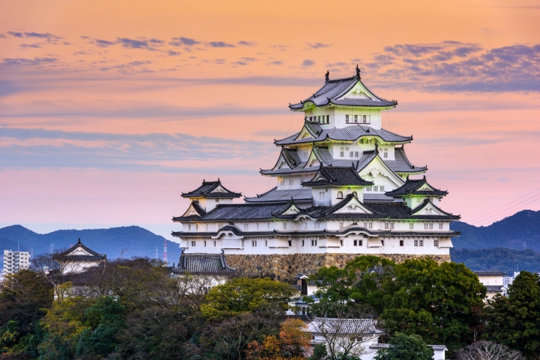Van Osaka: Himeji-kasteel, Kokoen-tuin en tempelbezoek