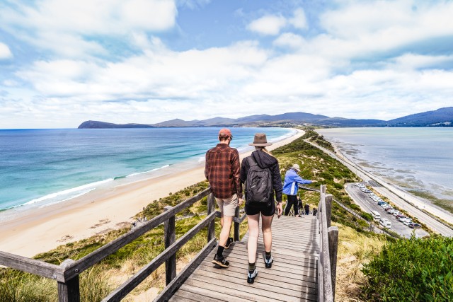 Visit Hobart Bruny Island Adventure with Lunch & Lighthouse Tour in Hobart