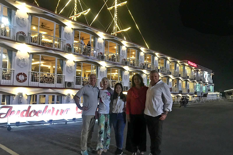 Beautiful Evening With Dinner Cruise On Saigon River