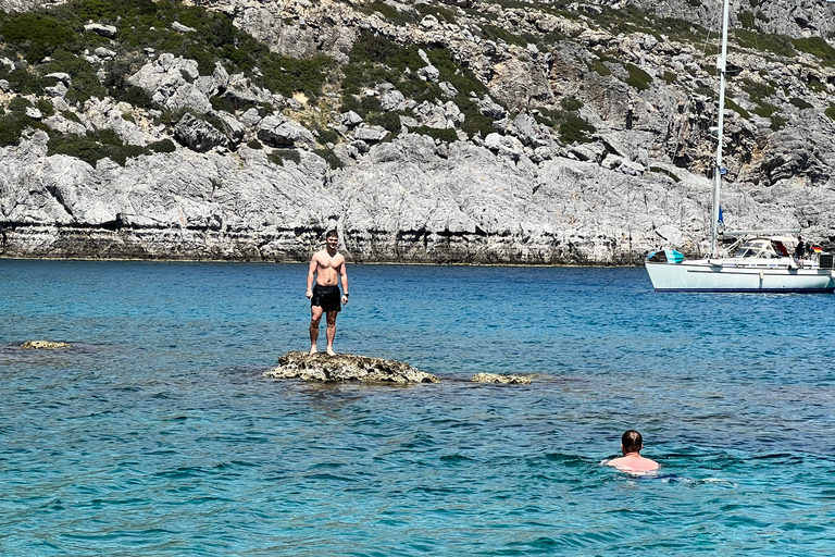 Rodi: Crociera in gommone con bevande e 4 soste per nuotareCrociera con trasferimenti da Kremasti, Ixia, Città di Rodi