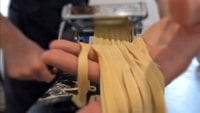 Verona, auténtica clase de fabricación de pastas con una familia local - Housity