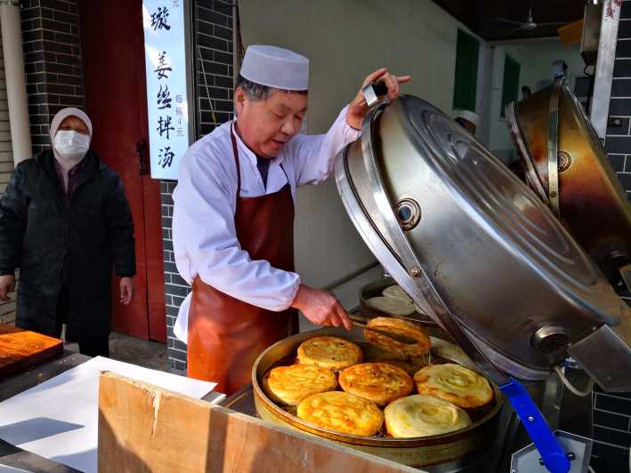 Xi'an: Terracotta Warriors & Street Food Full-Day Tour