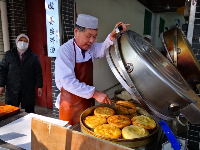 Visit Xi'an Terracotta Warriors & Street Food Full-Day Tour in Xian