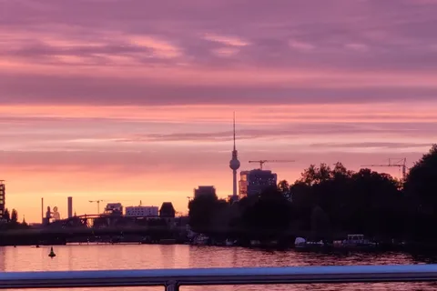 Berlin: Solarpowered Sunset Catamaran Cruise / Audio Guide