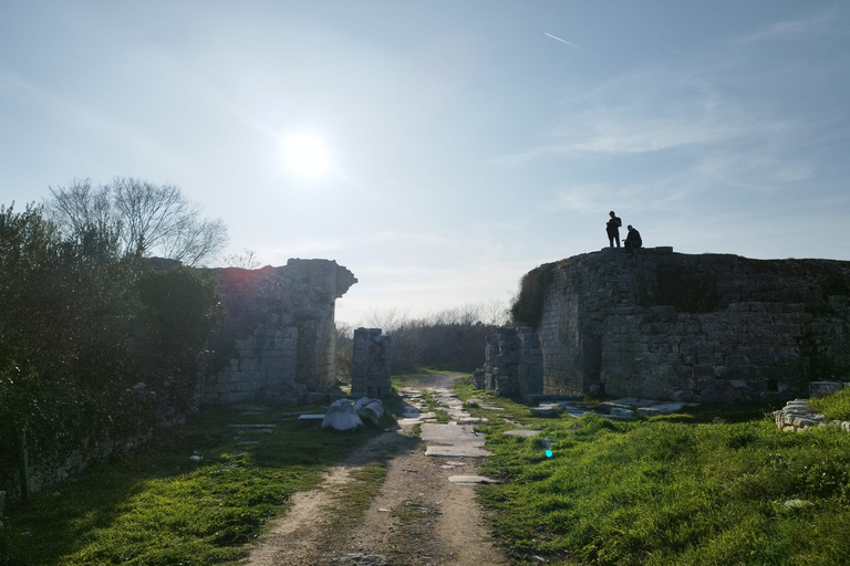 Antike Salona & mittelalterliches Trogir Tour mit lokalem HistorikerAntike Salona & mittelalterliche Trogir Geschichte Tour