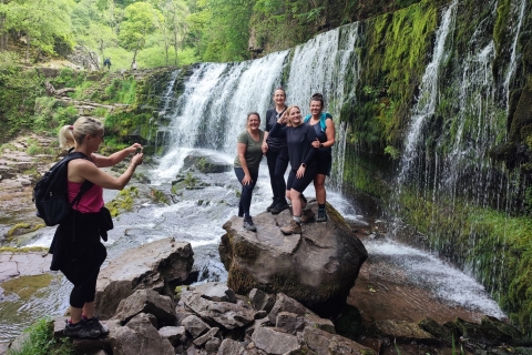 Von Cardiff aus: Geführte Wanderung zu den acht Wasserfällen
