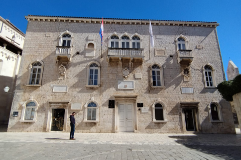 Antike Salona & mittelalterliches Trogir Tour mit lokalem HistorikerAntike Salona & mittelalterliche Trogir Geschichte Tour