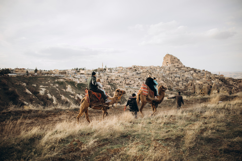 Capadocia: Paseo en Camello al Atardecer o al AmanecerAmanecer Paseos en camello con globos