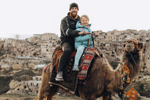 Capadocia: Paseo en Camello al Atardecer o al AmanecerAmanecer Paseos en camello con globos