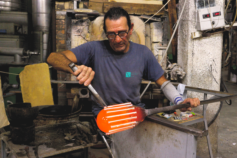 Murano: Experience Glass Blowing at Gino Mazzuccato Factory Murano: Glass Blowing Workshop at Gino Mazzuccato Factory