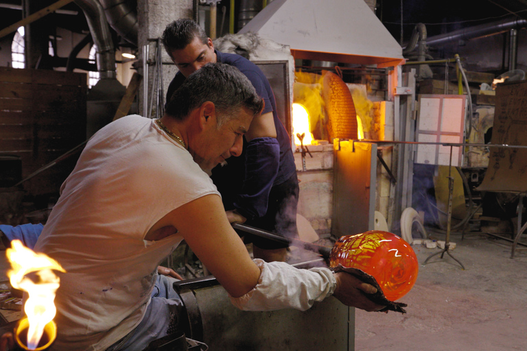 Murano: ervaar glasblazen in de Gino Mazzuccato-fabriekMurano: workshop glasblazen in de Gino Mazzuccato-fabriek