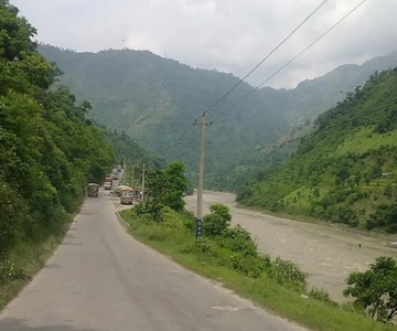 Chitwan: Private Transfer by Car from Chitwan to Kathmandu