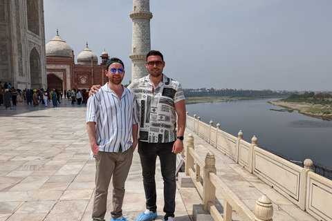 Delhi: Sunrise Taj Mahal en Agra Fort Groepstour