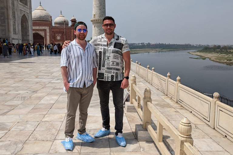 Delhi: Sunrise Taj Mahal en Agra Fort Groepstour