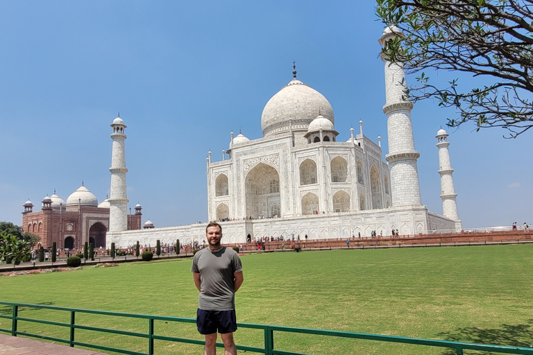 Delhi: Sunrise Taj Mahal en Agra Fort Groepstour