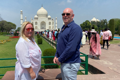 Delhi: Sunrise Taj Mahal en Agra Fort Groepstour