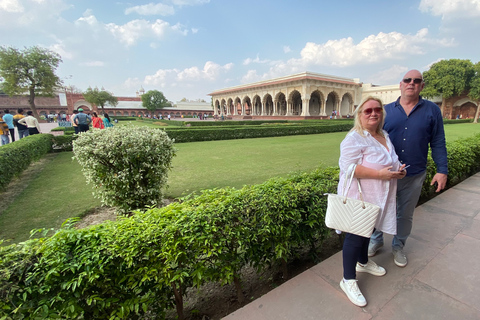 Delhi: Sunrise Taj Mahal en Agra Fort Groepstour