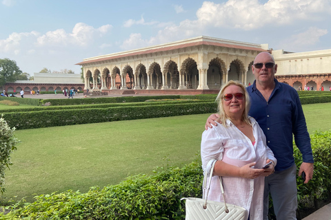 Delhi: Sunrise Taj Mahal en Agra Fort Groepstour