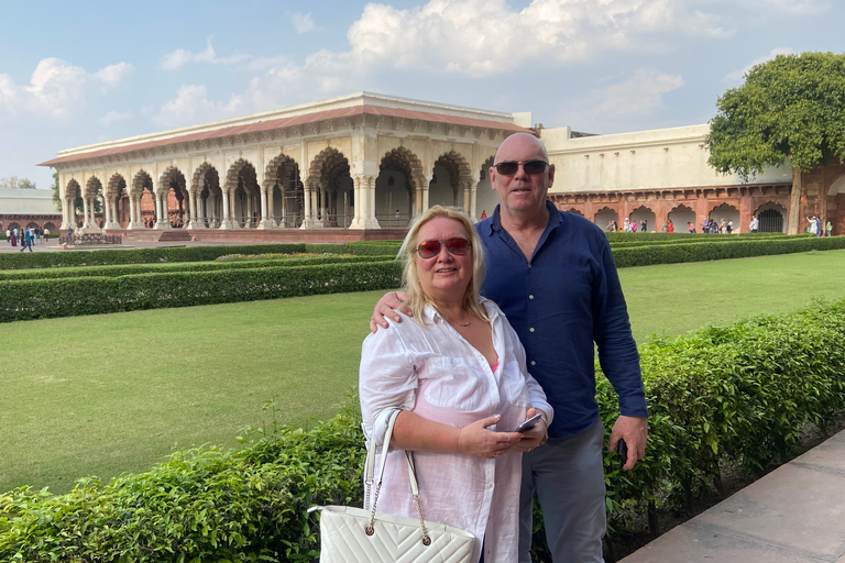 Delhi: Sunrise Taj Mahal en Agra Fort Groepstour