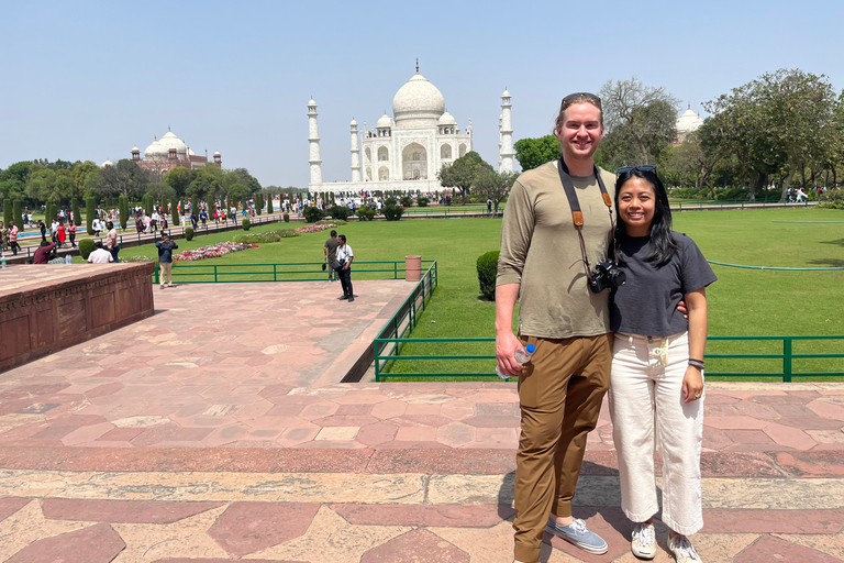 Delhi: Sunrise Taj Mahal en Agra Fort Groepstour