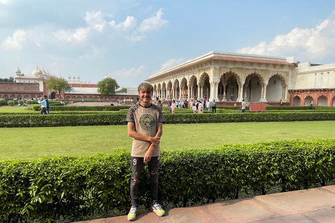 Delhi: Sunrise Taj Mahal en Agra Fort Groepstour