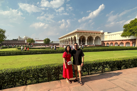 Delhi: Sunrise Taj Mahal en Agra Fort Groepstour