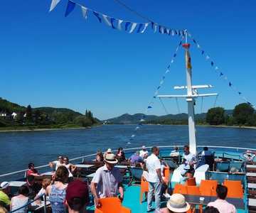 Von Bonn aus: Rhein nach Linz Sightseeing Bootstour