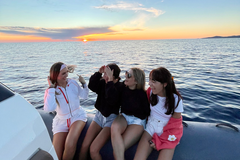 Nice: Sunset Boat Tour with Wine and Local Snacks Nice: Saint Jean Cap Ferrat Sunset Boat Tour