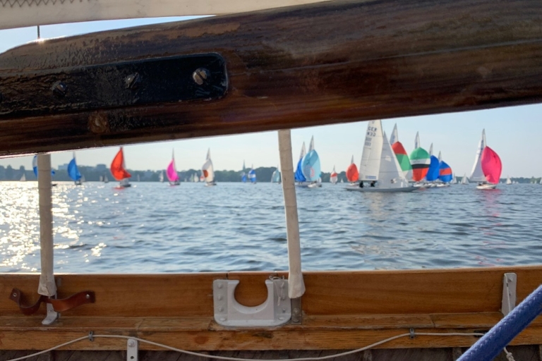 Hamburg: riviercruise op de Alster op een zeilboot met twee mastenHamburg: 1,5 uur durende zeiltocht met tweemaster op de rivier de Alster