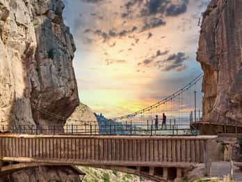 From Fuengirola: Caminito del Rey Guided Day Trip