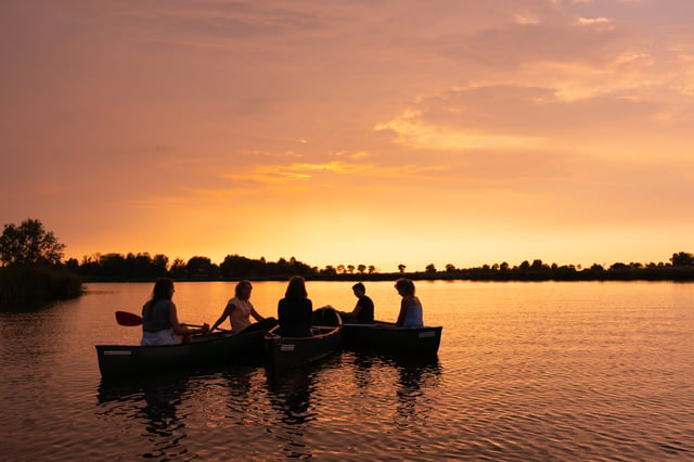 Amsterdam: Excursión en canoa por la campiña holandesa al atardecer