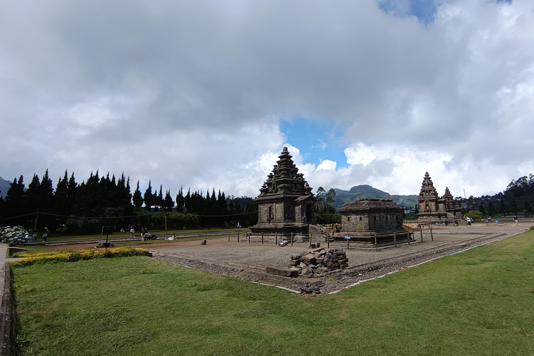 FROM SEMARANG : SIKUNIR DIENG SUNRISE~YOGYAKARTA DROP OFF