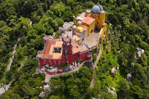Sintra: Private Getaway from the Hills to the Coast