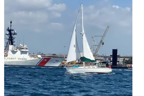 San Diego: Excursión guiada en velero al atardecer y durante el díaNavegación de mediodía