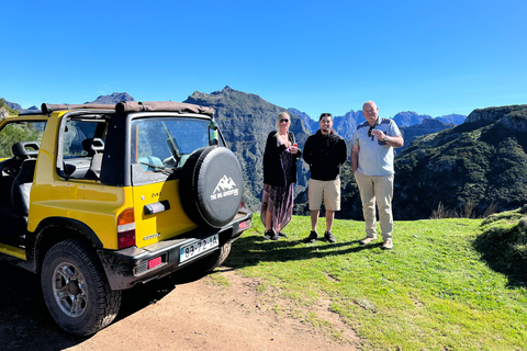 Madeira: Tour di un giorno in jeep con guida e servizio di prelievoMadeira: tour in jeep di un&#039;intera giornata con guida e prelievo