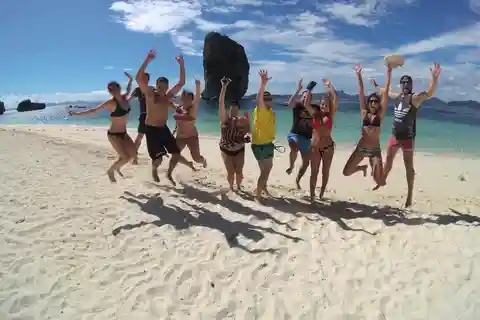 Krabi: 4 Island-Hopping Sunset Boat Tour with Night Snorkel