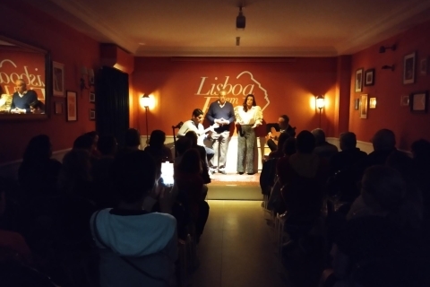 Lisbon: An intimate Fado music show with our amazing artists Lisbon: Evening Fado Show in Baixa Chiado with Drinks