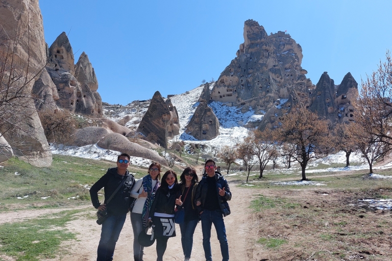 Capadocia: excursión de un día a Cavusin, el valle de Pasabag y la zona rojaTour en grupo compartido