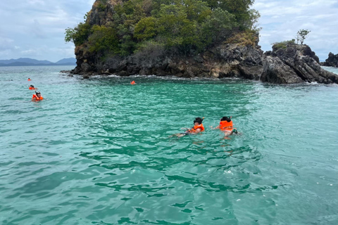 Phuket: Tour di mezza giornata o di un giorno intero delle 3 isole KhaiGita di un&#039;intera giornata con pranzo