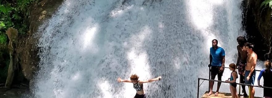 Montego Bay : Circuit des chutes de Chuck Norris et des chutes de Dunn's River