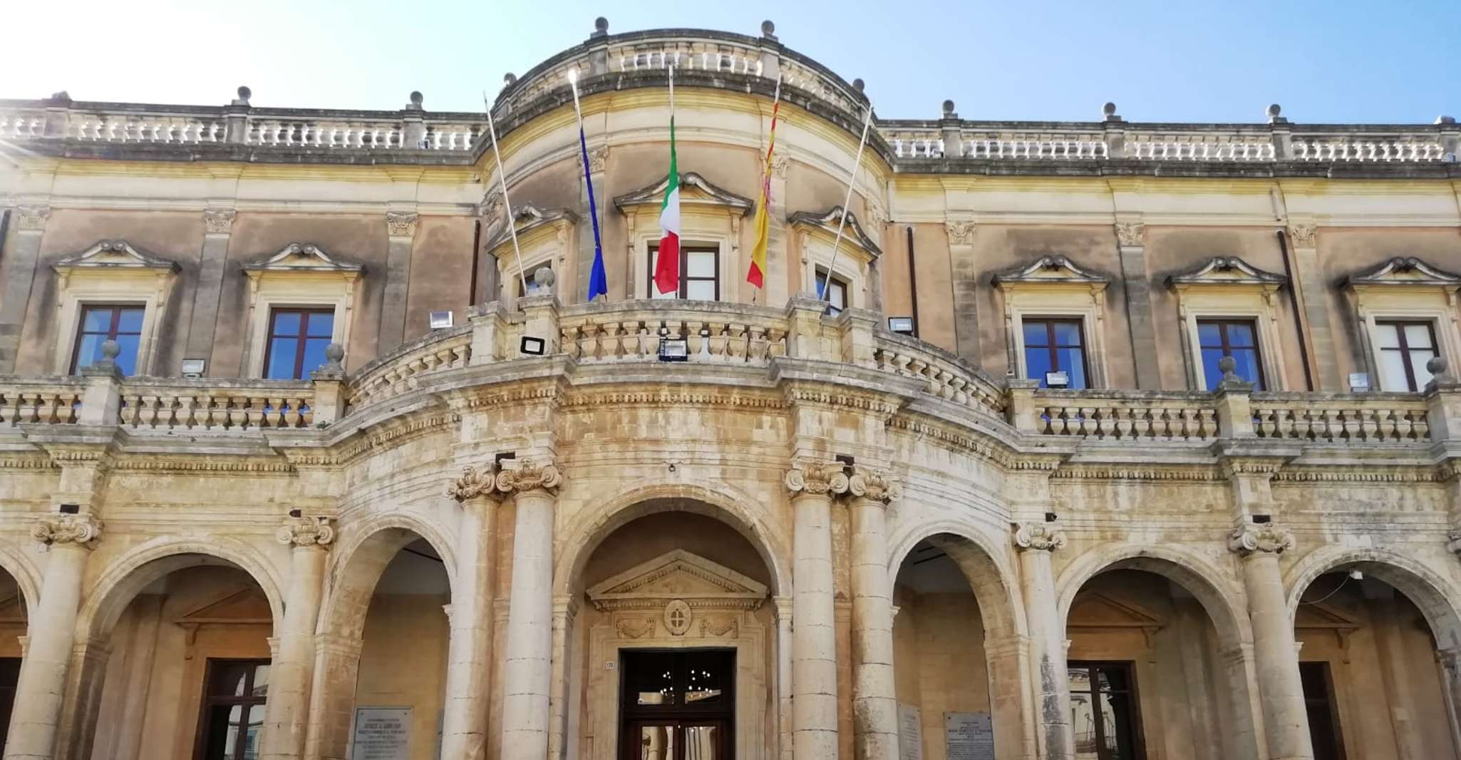 Von Catania, Syrakus und Noto Kultur und Geschichte Tour - Hizvo