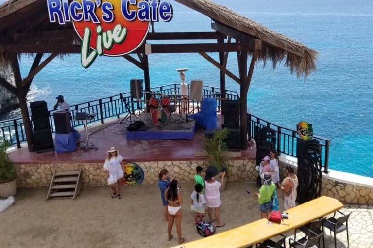 From Montego Bay: Negril Beach & Ricks Cafe Tour