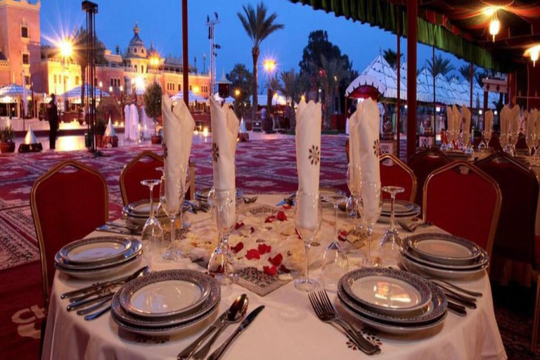 Marrakesh: Cena marocchina e spettacolo di fantasia da Chez Ali