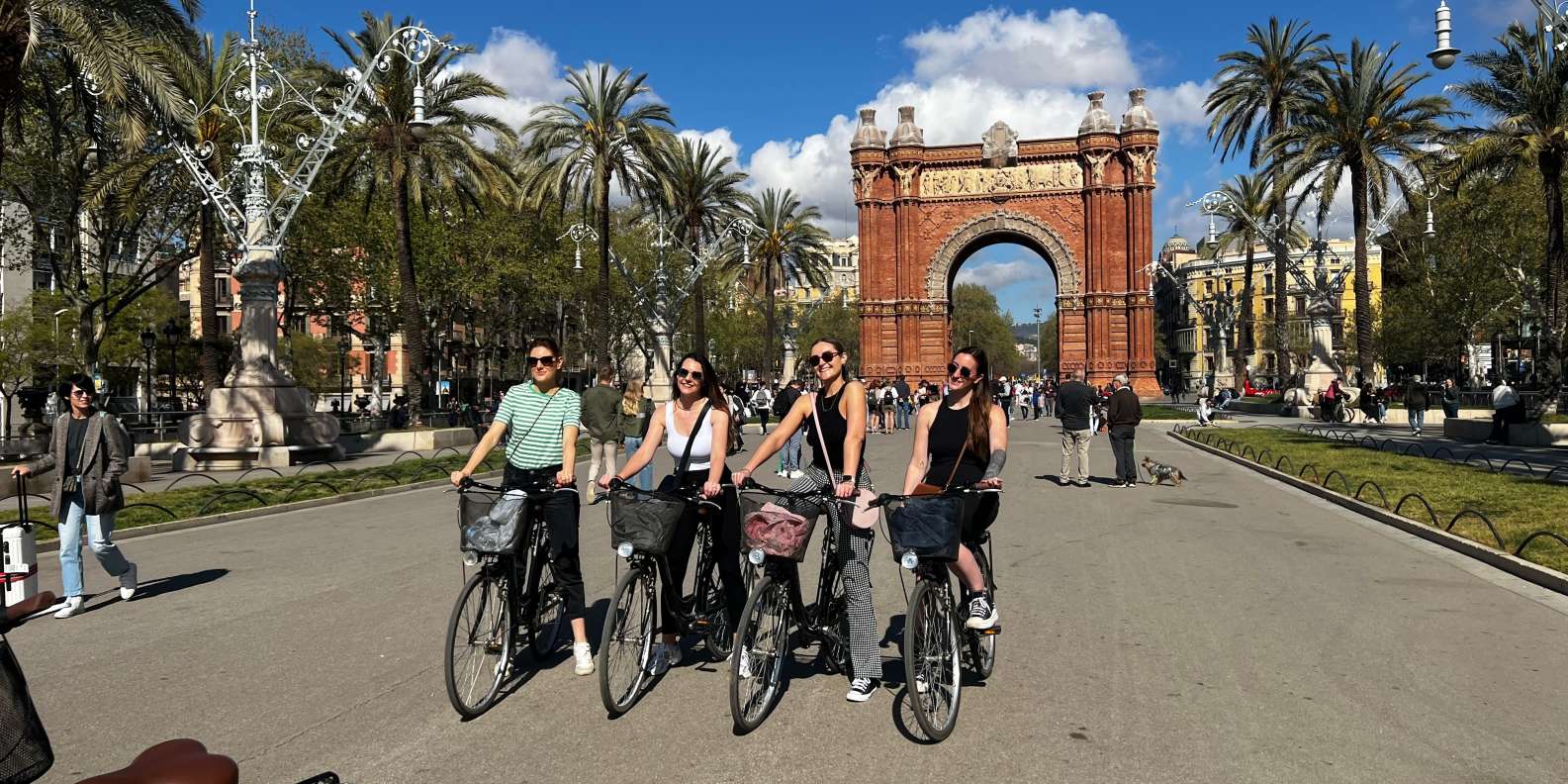 Barcelona: Bike Tour | GetYourGuide