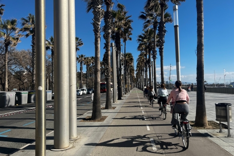 Barcelona: privé fietstocht door de stadBarcelona: fietstocht met hoogtepunten van de stad